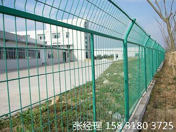 绿色涂塑1.8米护栏网价格